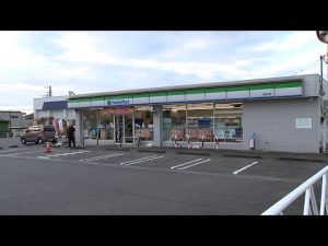 【続報】コンビニで強盗事件　男が店員に刃物突き付けタバコ奪う　無職61歳の男逮捕＝静岡・富士市